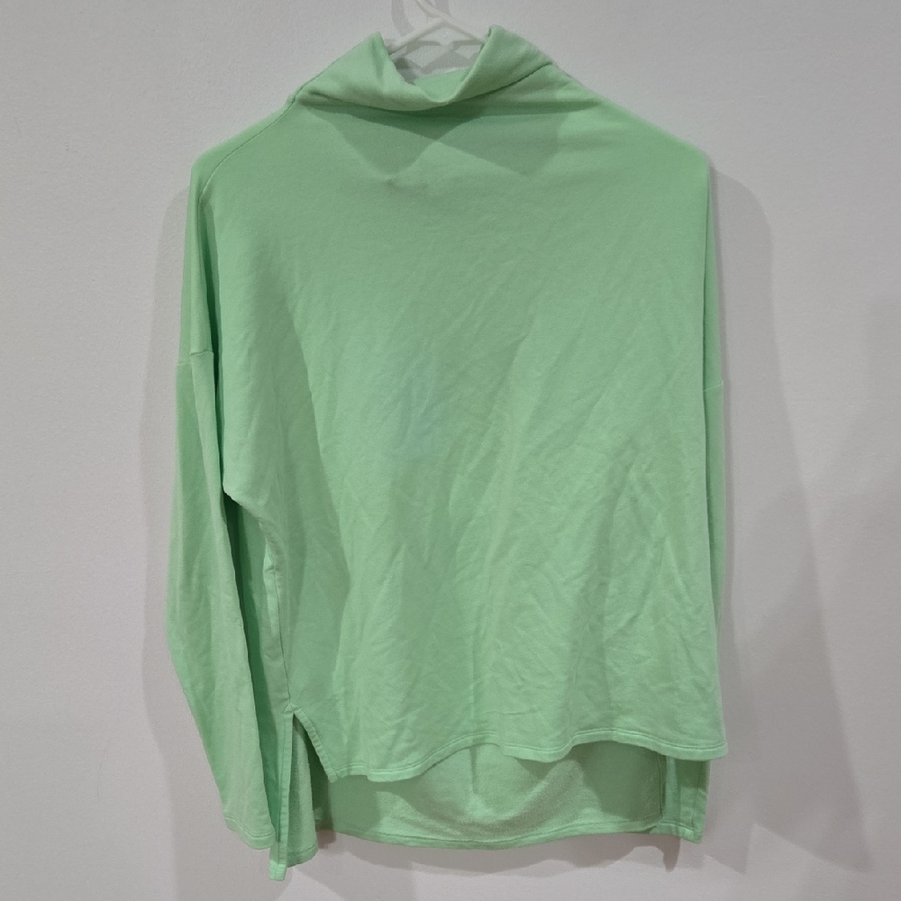 JoyLab Sz Small Seafoam Turtleneck Stem Hem Long Sleeve Top
